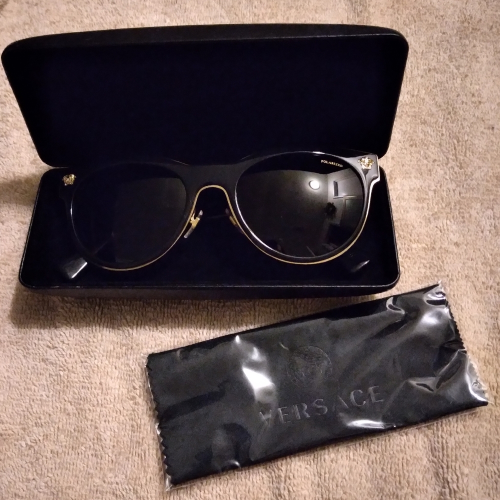 Versace Medusa Charm Sunglasses